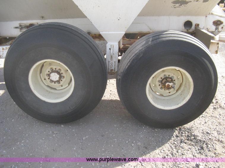 image for item B8332 Dempster Clipper 200S fertilizer spinner/spreader