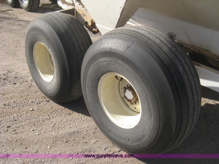 image for item B8332 Dempster Clipper 200S fertilizer spinner/spreader