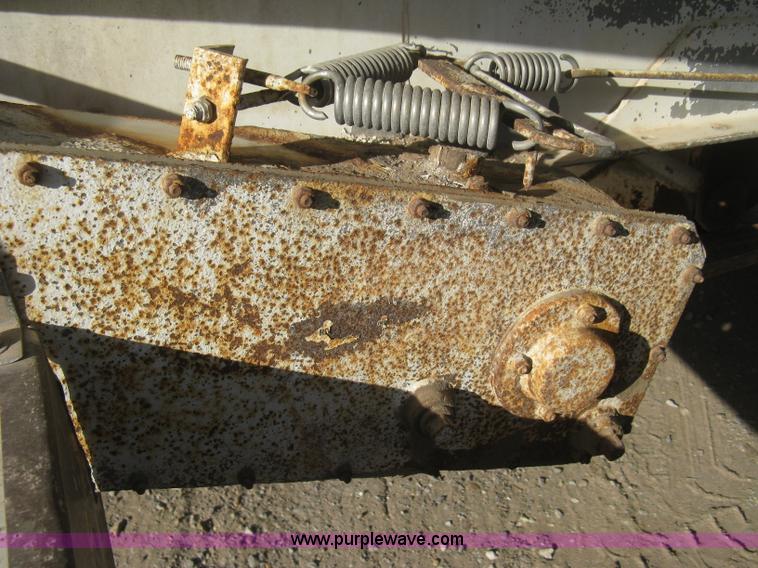 image for item B8332 Dempster Clipper 200S fertilizer spinner/spreader