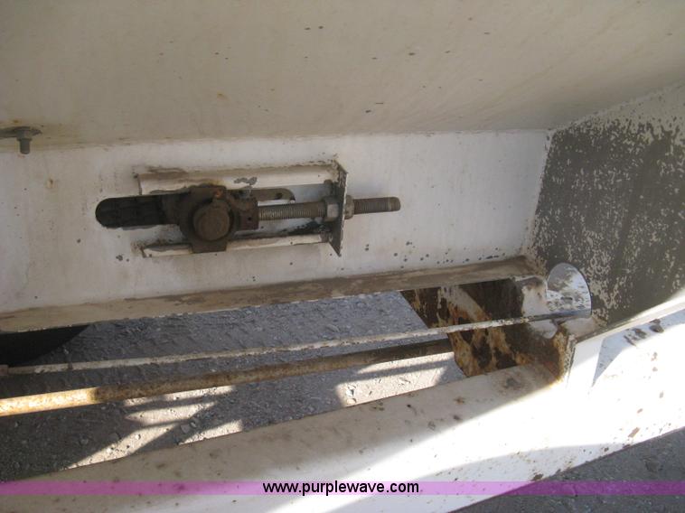 image for item B8332 Dempster Clipper 200S fertilizer spinner/spreader