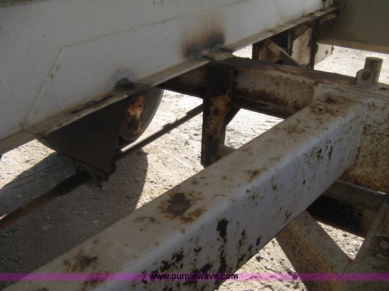 image for item B8332 Dempster Clipper 200S fertilizer spinner/spreader