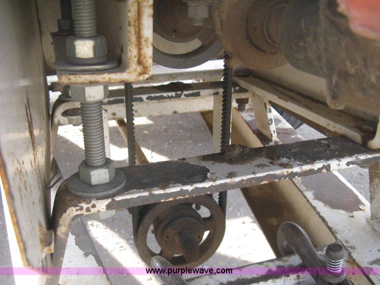 image for item B8332 Dempster Clipper 200S fertilizer spinner/spreader