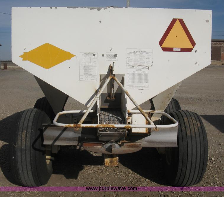 image for item B8333 Dempster Clipper 200S fertilizer spinner/spreader