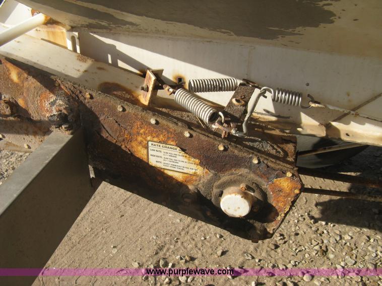 image for item B8333 Dempster Clipper 200S fertilizer spinner/spreader