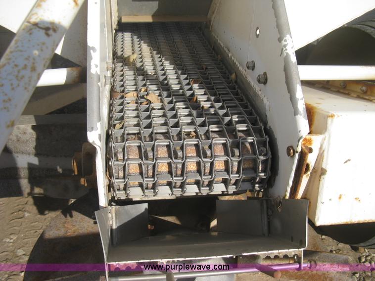 image for item B8333 Dempster Clipper 200S fertilizer spinner/spreader