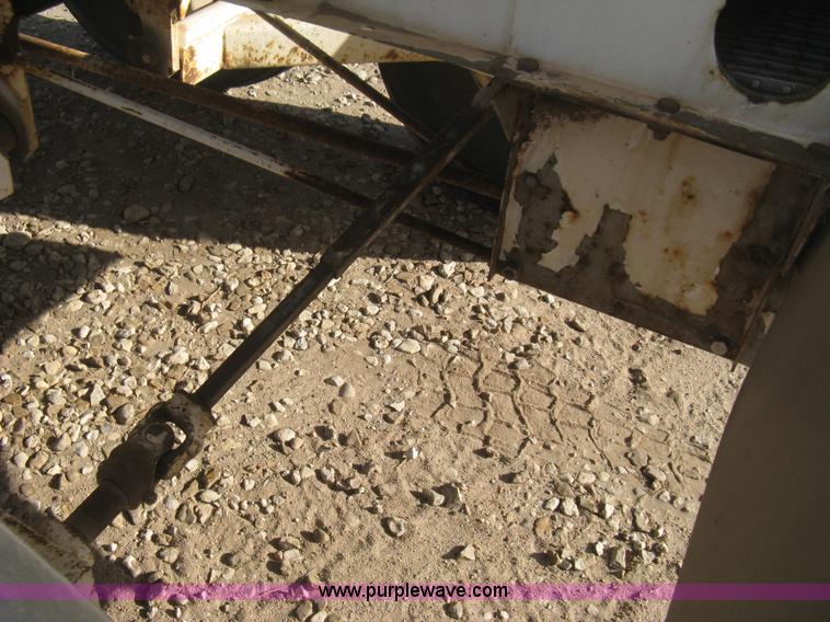 image for item B8333 Dempster Clipper 200S fertilizer spinner/spreader