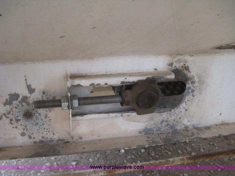 image for item B8333 Dempster Clipper 200S fertilizer spinner/spreader