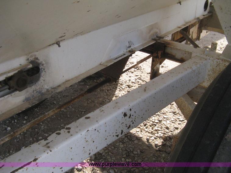 image for item B8333 Dempster Clipper 200S fertilizer spinner/spreader