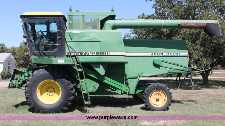 image for item C2855 1980 John Deere 7720 Turbo combine