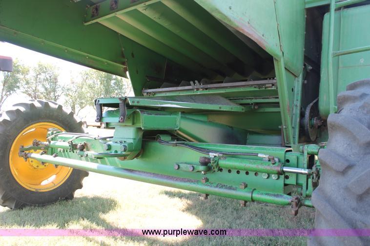 image for item C2855 1980 John Deere 7720 Turbo combine