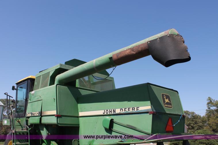 image for item C2855 1980 John Deere 7720 Turbo combine