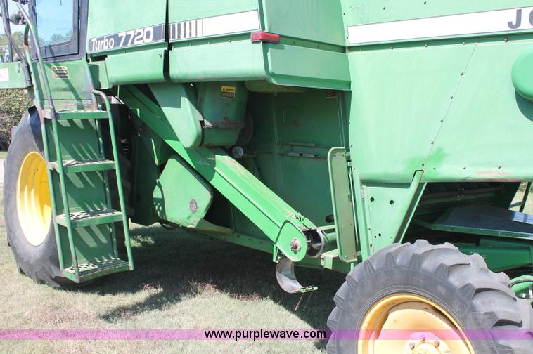 image for item C2855 1980 John Deere 7720 Turbo combine