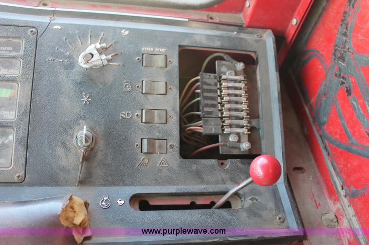 image for item C2856 1980 International 1480 Axial-Flow combine