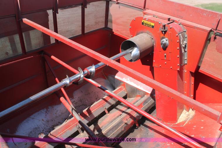 image for item C2856 1980 International 1480 Axial-Flow combine