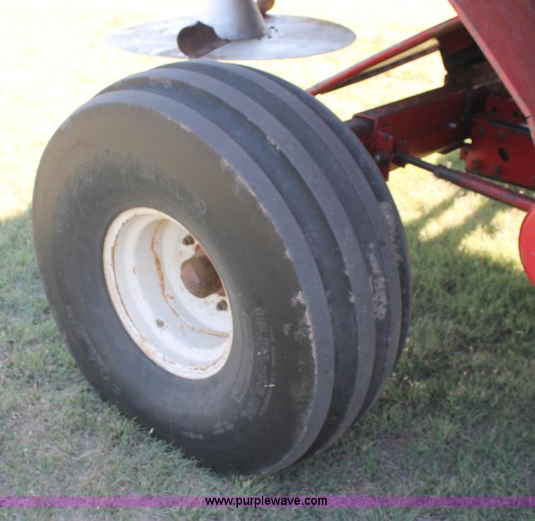 image for item C2856 1980 International 1480 Axial-Flow combine