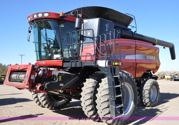 image for item C3223 2006 Case IH 8010 combine