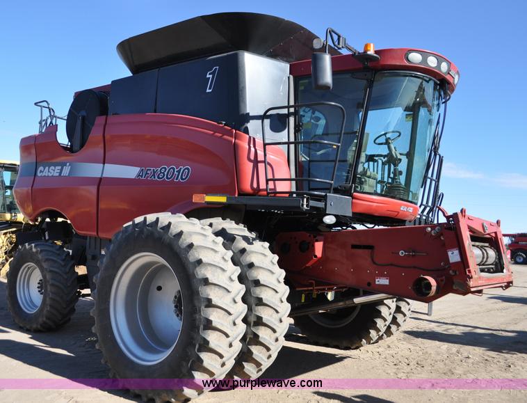 image for item C3223 2006 Case IH 8010 combine