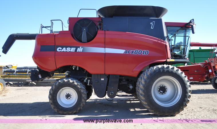 image for item C3223 2006 Case IH 8010 combine
