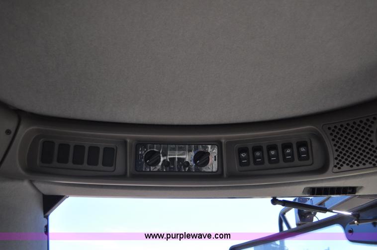 image for item C3223 2006 Case IH 8010 combine