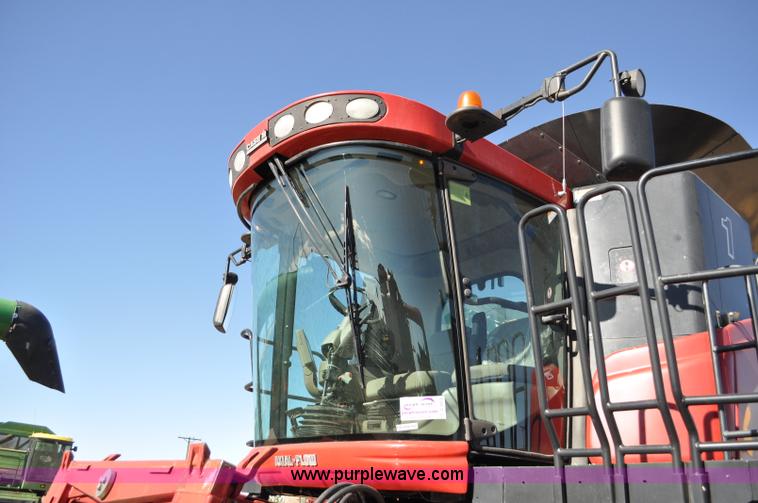 image for item C3223 2006 Case IH 8010 combine
