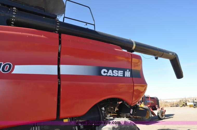 image for item C3223 2006 Case IH 8010 combine