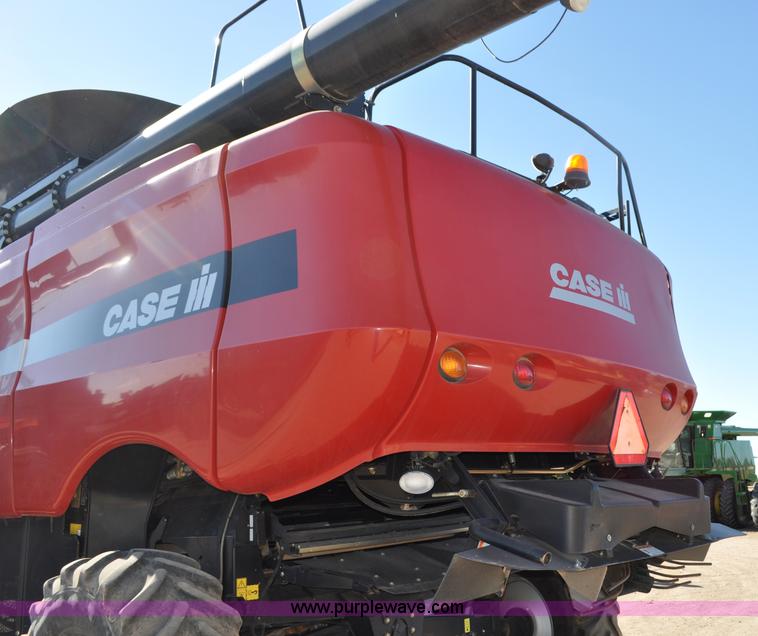 image for item C3223 2006 Case IH 8010 combine