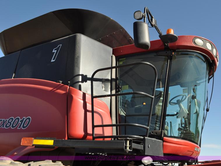 image for item C3223 2006 Case IH 8010 combine