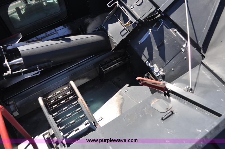 image for item C3223 2006 Case IH 8010 combine