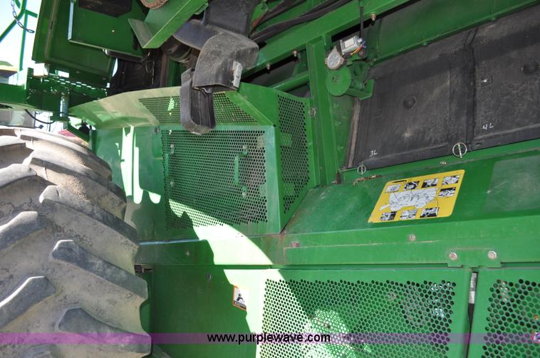 image for item C3226 2004 John Deere 9860 STS RWA combine