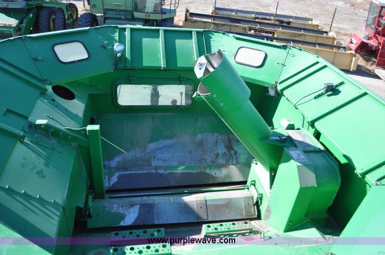 image for item C3226 2004 John Deere 9860 STS RWA combine