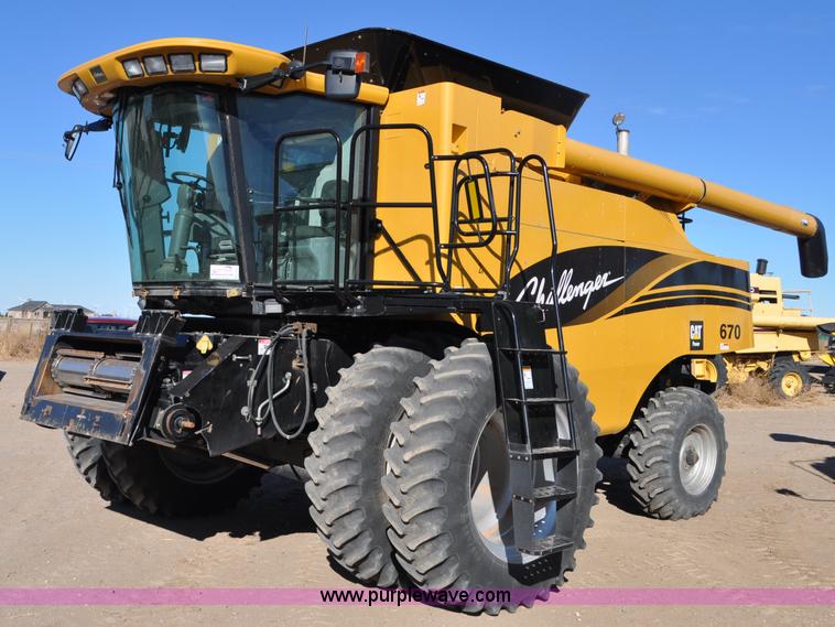 image for item C3227 2004 AGCO Challenger 670 combine