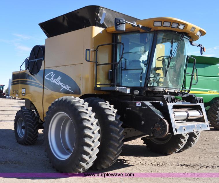 image for item C3227 2004 AGCO Challenger 670 combine