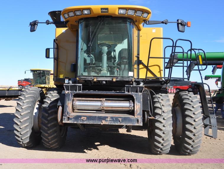 image for item C3227 2004 AGCO Challenger 670 combine