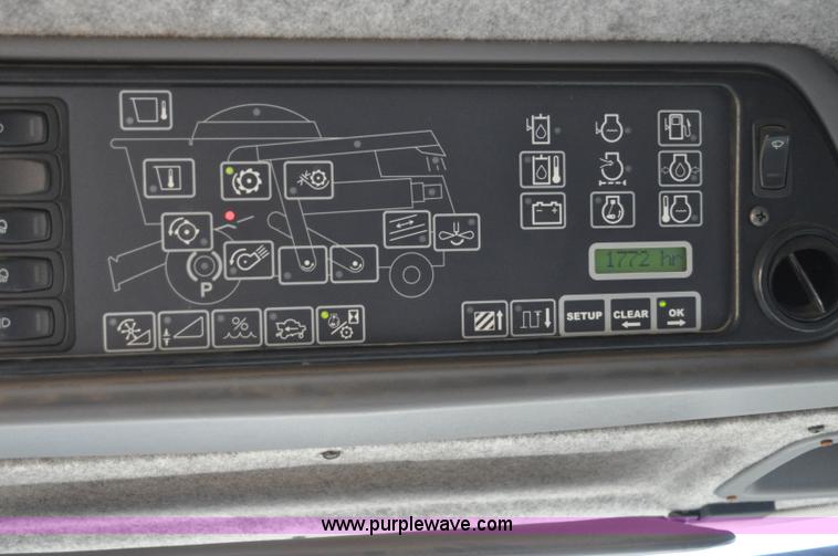 image for item C3227 2004 AGCO Challenger 670 combine