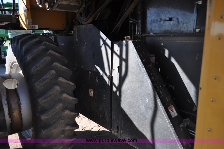 image for item C3227 2004 AGCO Challenger 670 combine