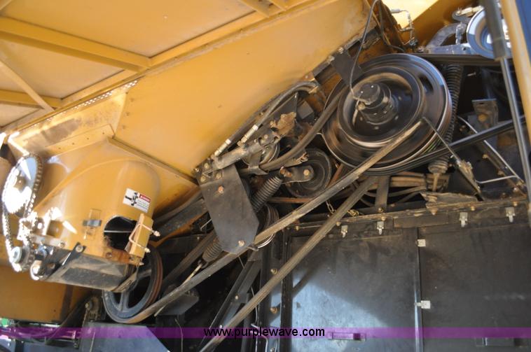 image for item C3227 2004 AGCO Challenger 670 combine