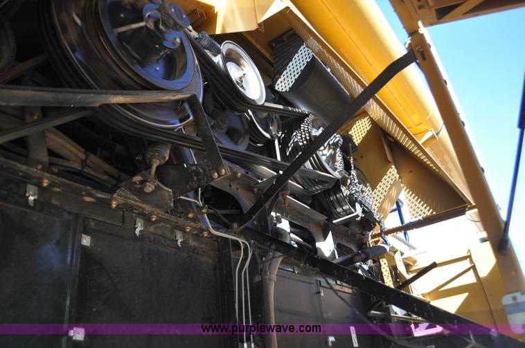 image for item C3227 2004 AGCO Challenger 670 combine