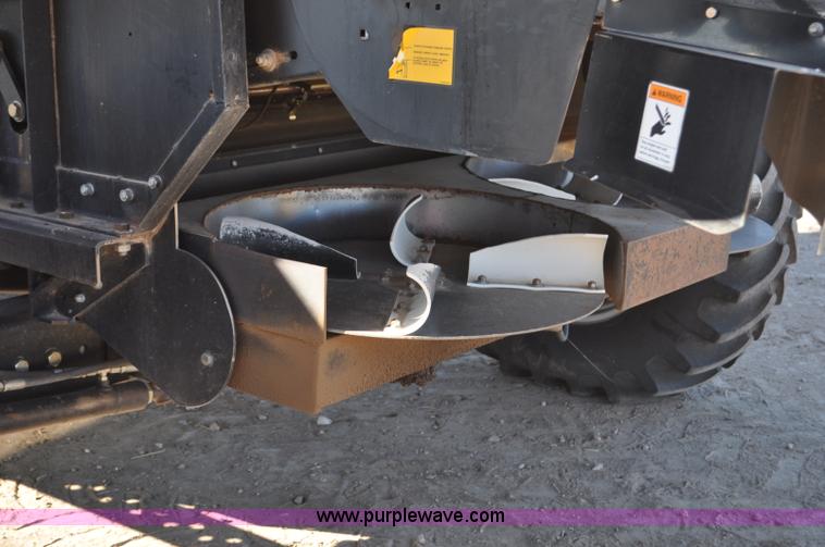 image for item C3227 2004 AGCO Challenger 670 combine