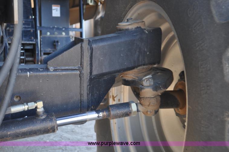 image for item C3227 2004 AGCO Challenger 670 combine