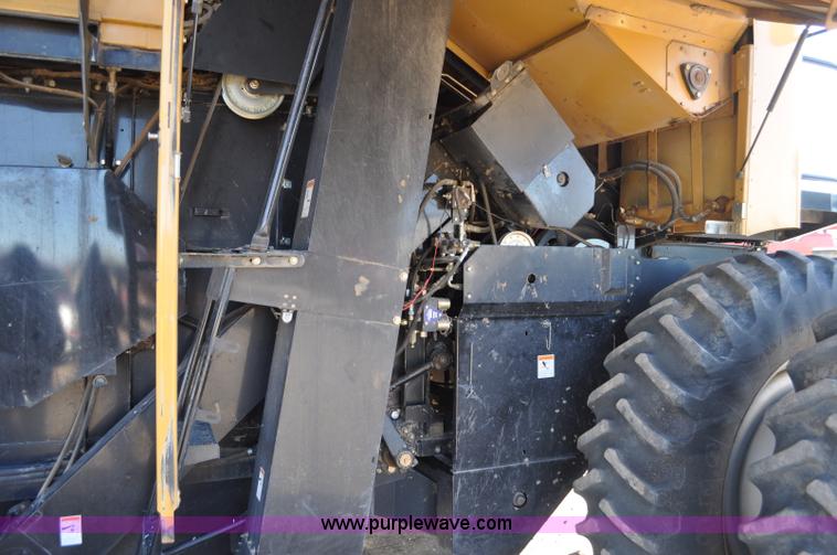 image for item C3227 2004 AGCO Challenger 670 combine