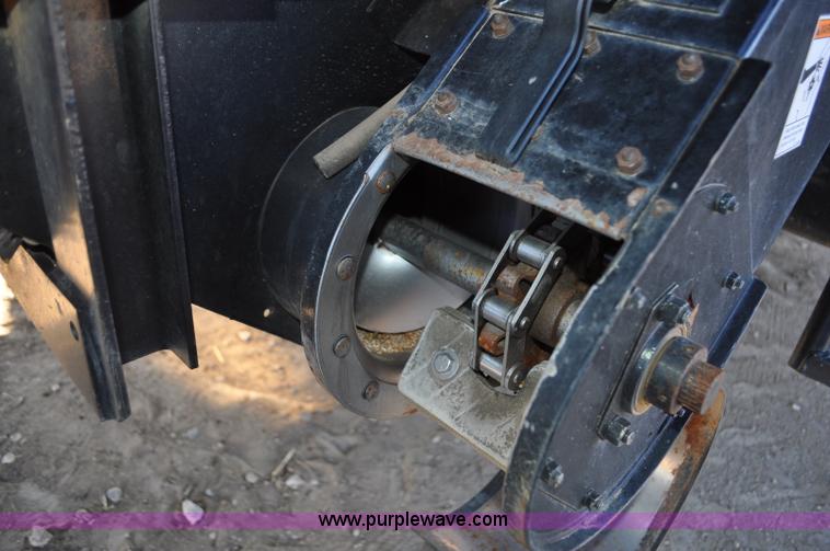 image for item C3227 2004 AGCO Challenger 670 combine