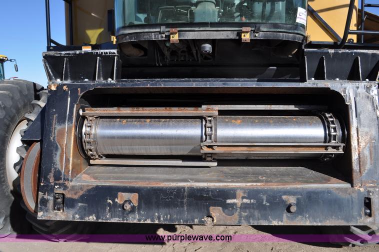 image for item C3227 2004 AGCO Challenger 670 combine