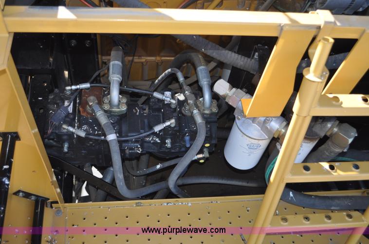 image for item C3227 2004 AGCO Challenger 670 combine