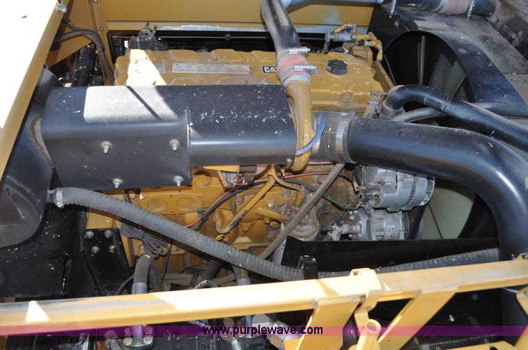 image for item C3227 2004 AGCO Challenger 670 combine