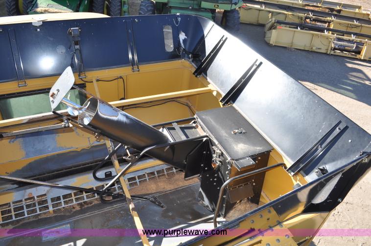 image for item C3227 2004 AGCO Challenger 670 combine