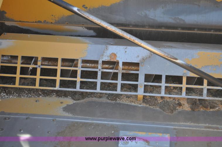 image for item C3227 2004 AGCO Challenger 670 combine