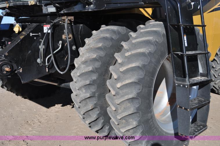 image for item C3227 2004 AGCO Challenger 670 combine