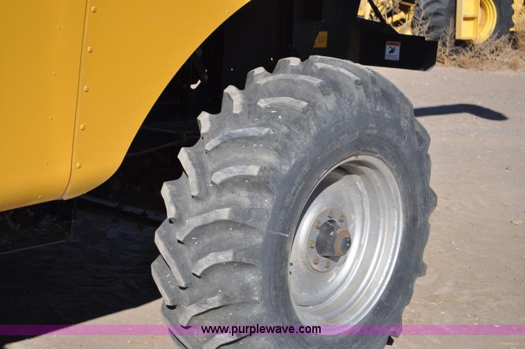 image for item C3227 2004 AGCO Challenger 670 combine