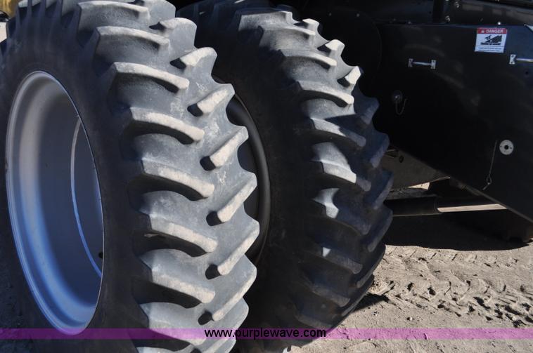 image for item C3227 2004 AGCO Challenger 670 combine