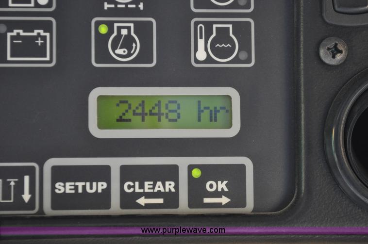 image for item C3227 2004 AGCO Challenger 670 combine